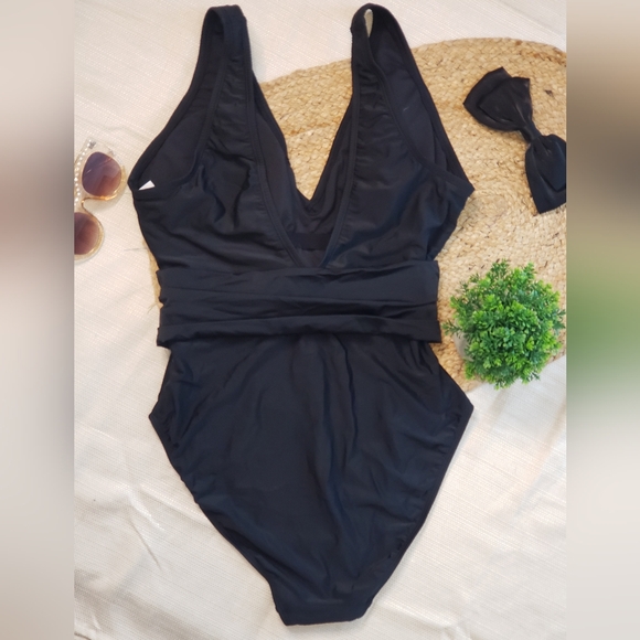 Adore Me Black Bikini with Sleek Design - Picture 2 of 2